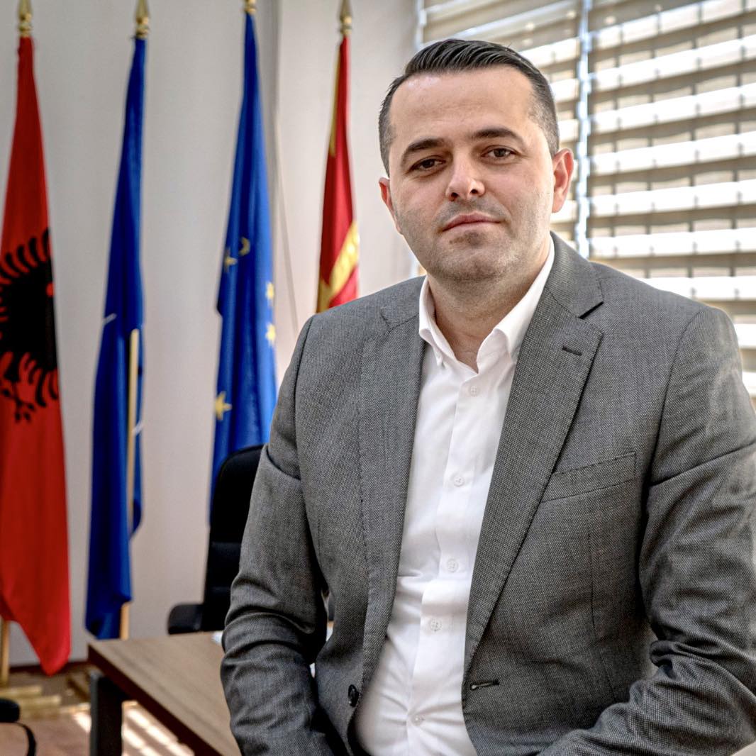 Kryetari i BDI në Zhelinë  Sulejmani thumbon kreun e komunës Sejdiun  Fundi i një mashtrimi të paketuar nga kryetari në ikje