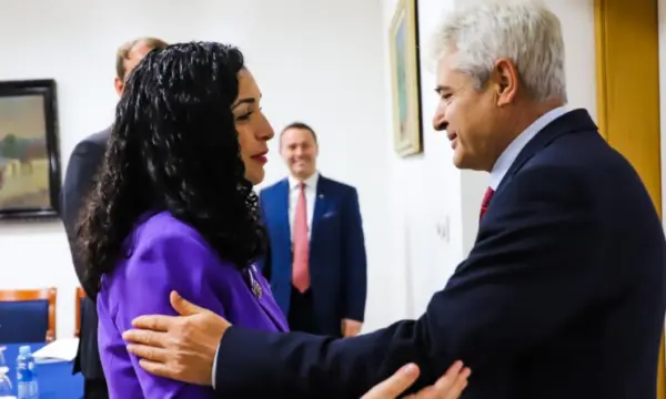 Ali Ahmeti në Prishtinë pritet nga presidentja Osmani