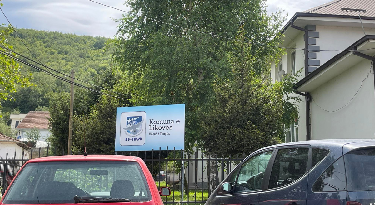 Likova 20 vite pa transport publik  Komuna në procedura  qytetarët në hall  taksistët s duan konkurrencë