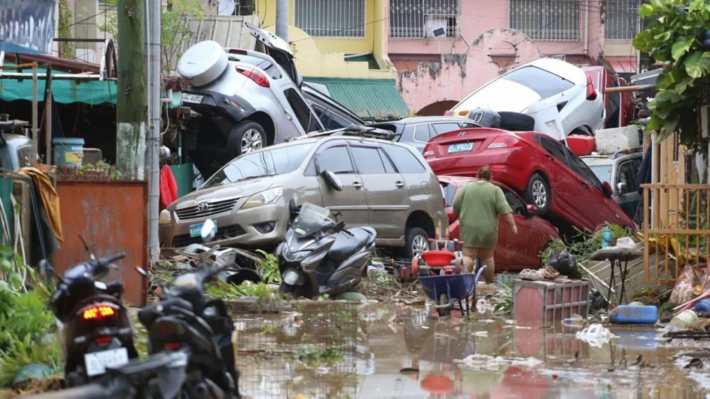Tajfuni në Filipine  shkon në 40 numri i viktimave  evakuohen mijëra banorë