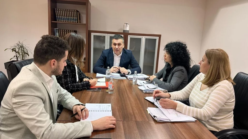 Ministri Hoxha  Lufta kundër ndotjes së ajrit është prioriteti im  nuk do të ketë tolerancë ndaj ndotësve