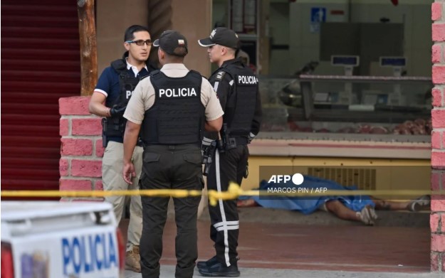 Ekzekutohet me armë zjarri futbollisti i kombëtares së Ekuadorit  u qëllua nga dy persona me motoçikletë