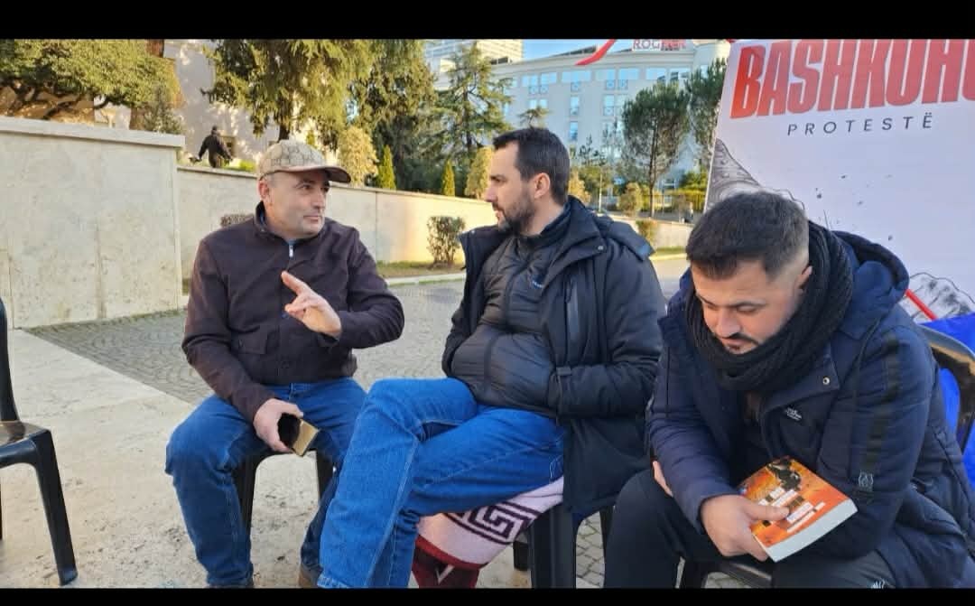 Mergata shqipate me në krye Agron Kolthi viziton Adriatik Lapaj