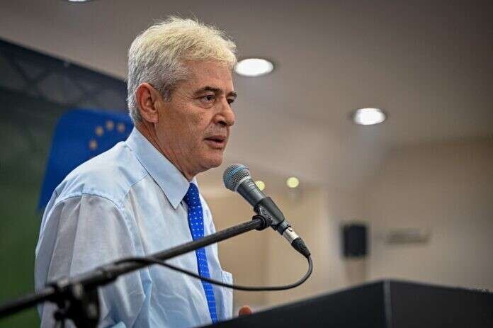 Ali Ahmeti përkujton hoxhë Jakup Asipin në 20 vjetorin e ndarjes nga jeta