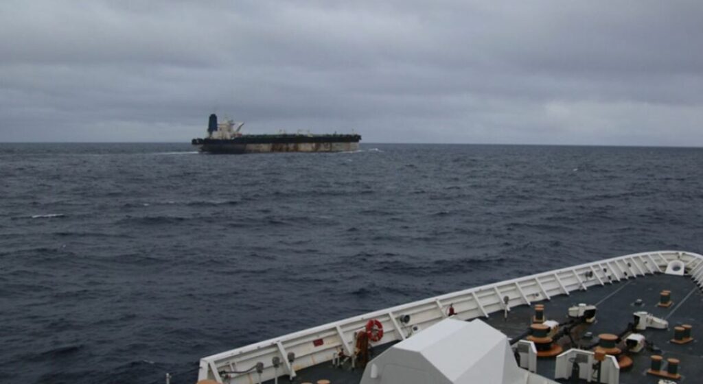 Komandot amerikane kapin një tanker venezuelian pas 2 javësh ndjekjeje  anije luftarake ruse në zonë