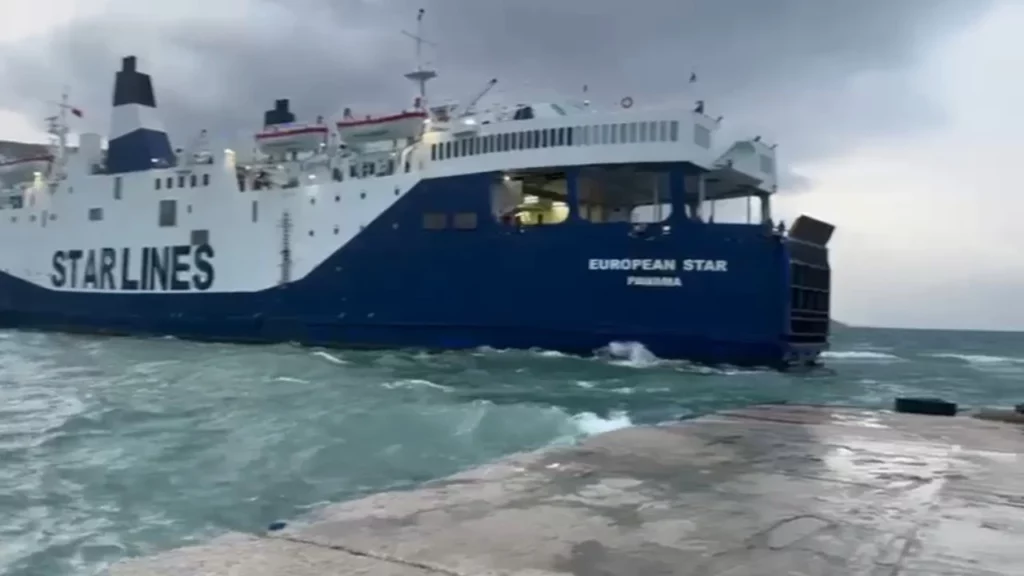 Moti i keq prek dhe detin  Dallgët rrezikojnë përplasjen e tragetit  rreth 1000 pasagjerë priten të udhëtojnë me këtë linjë
