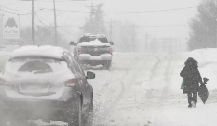 Stuhi dëbore anekënd SHBA ve