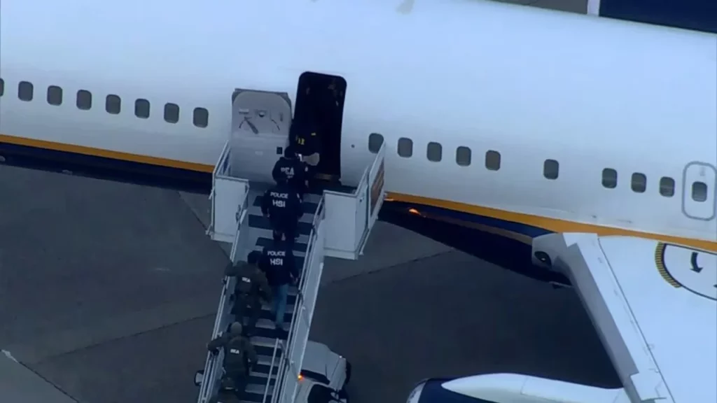 Nicolas Maduro dhe bashkëshortja e tij mbërrijnë në bazën ushtarake të Nju Jorkut