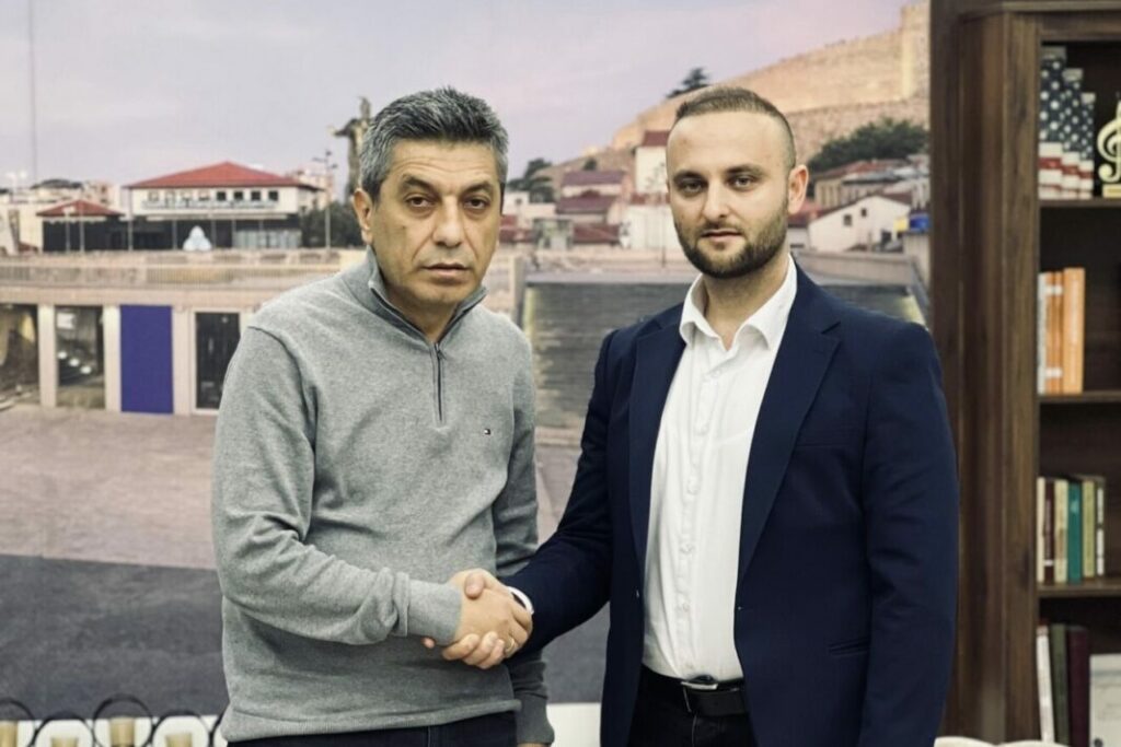 Mexhiti takon drejtorin e NP  Parqe dhe Gjelbërime    Shkup  Muamer Seferi