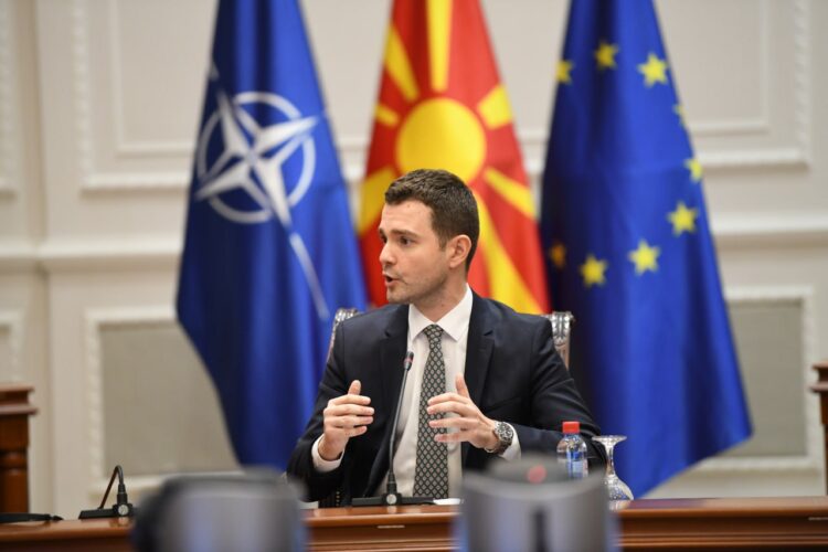 Mucunski: Vendimi i SHBA-së është vetëm për vizat e emigrantëve, jo për të tjerët