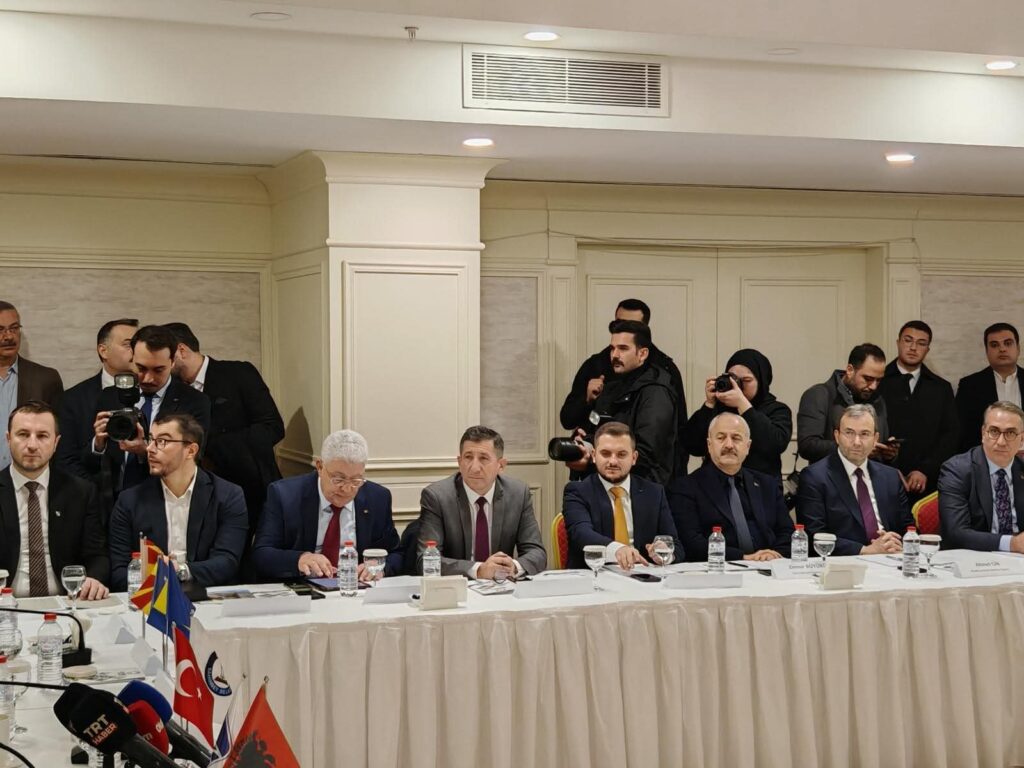 Zëvendëskryetari i komunës Albi Qamili përfaqëson Tetovën në Bordin Drejtues të Unionit të Komunave të Botës Turke  Bashkërisht do ta rindërtojmë Kullën e Sahatit