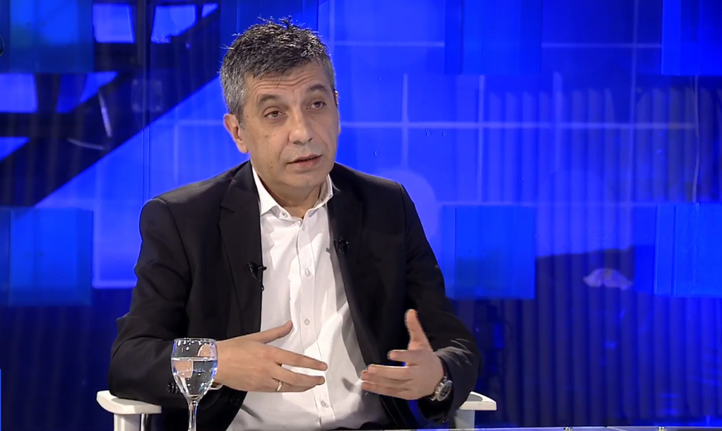 Izet Mexhiti i prerë  Kemi reagu  dy gjuhësia do të implementohet deri në fund me përpikmëri