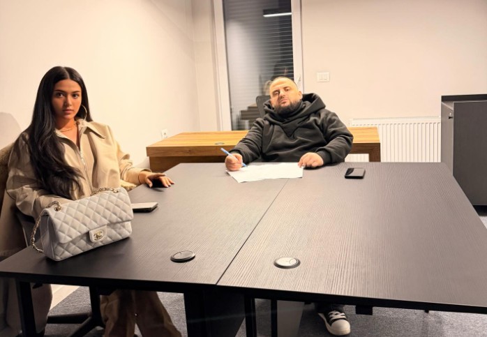 Kush është Dolly dhe me cilin menaxher bashkoi forcat ajo 