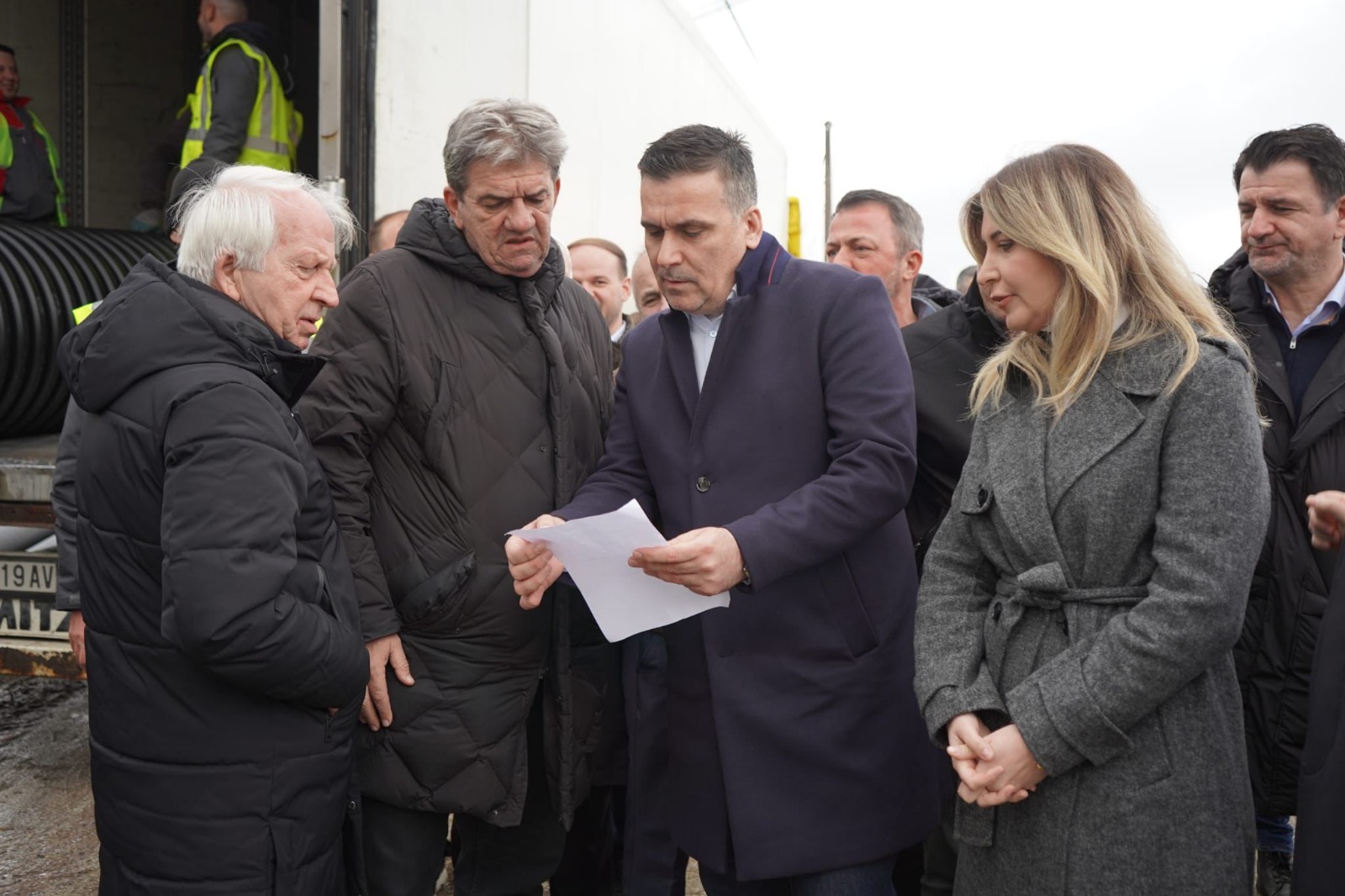 Hoxha: Po i zgjidhim në mënyrë të përhershme nevojat infrastrukturore të banorëve të Sarajit