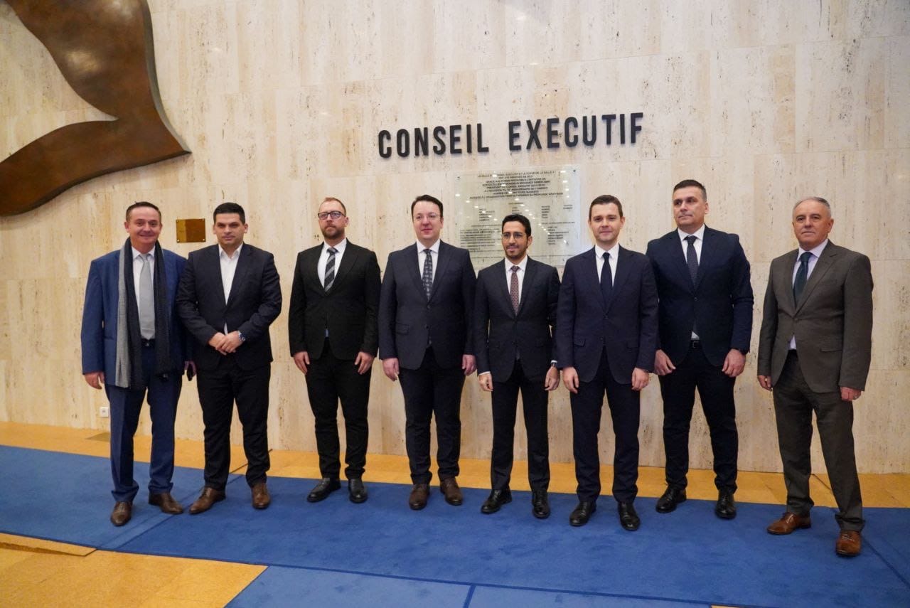 Ministri Hoxha realizon vizitë në Paris, takime në UNESCO për mbrojtjen e Rajonit të Ohrit