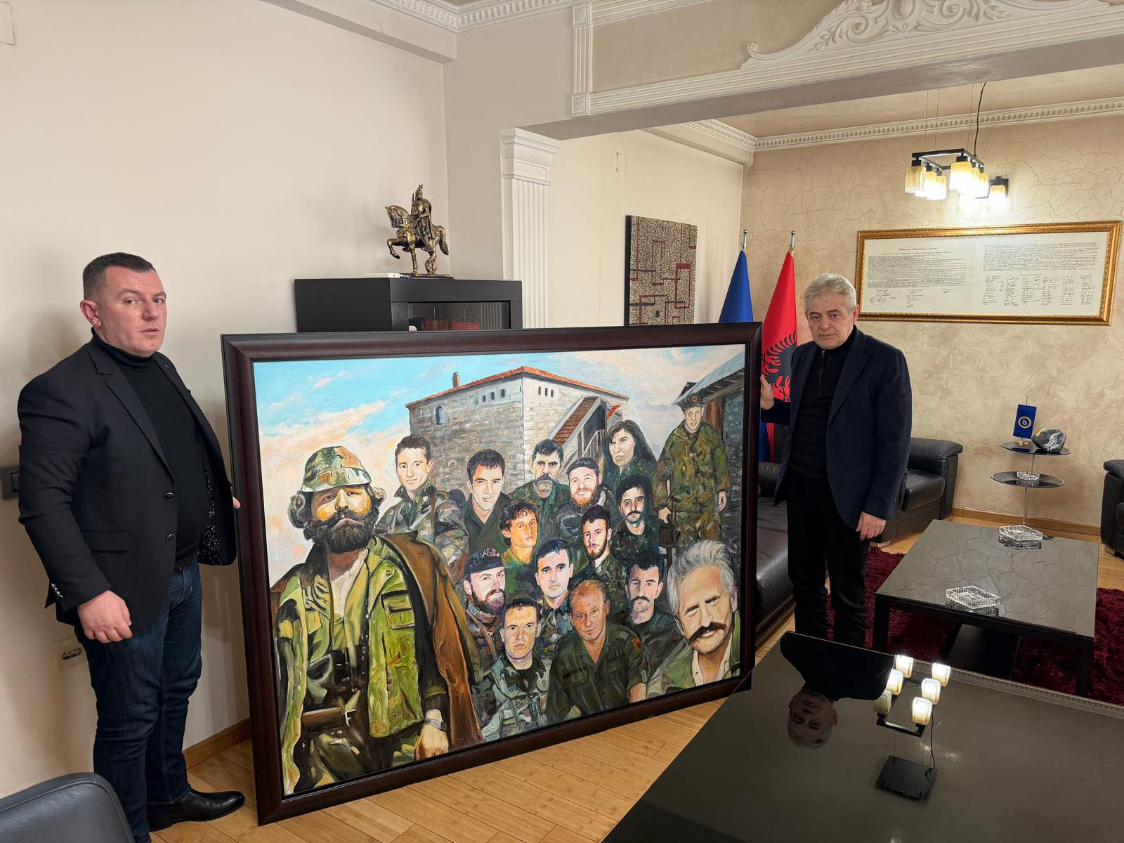 16 kryeheronj në zyrën e Ali Ahmetit, me shumë përkushtim një dhuratë e veçantë nga Elmedin Asani