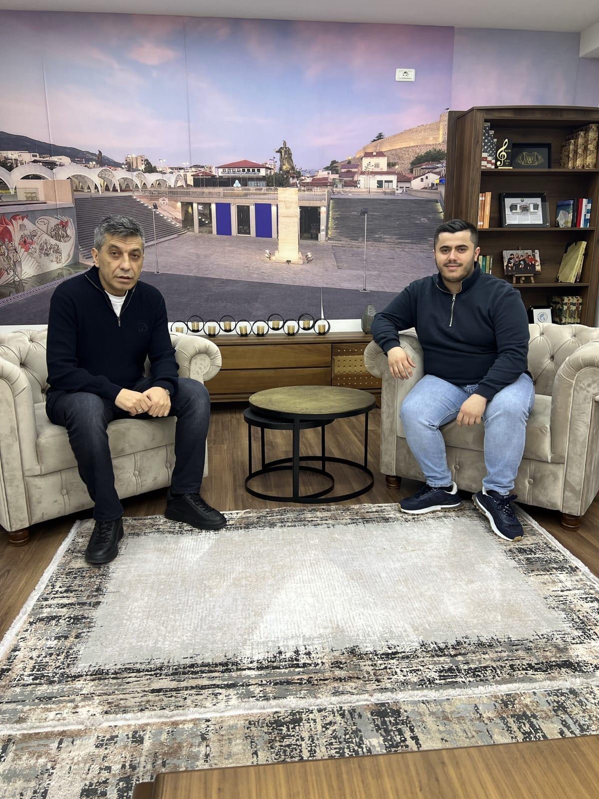 Besnik Dernjani i bashkohet Lëvizjes Demokratike, rritet mbështetja e të rinjve në Çair