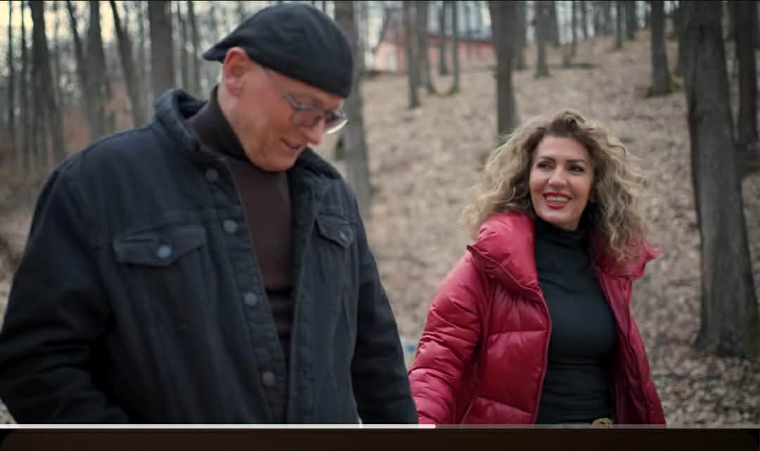 ‘Lira’, një dedikim për 30-vjetorin e martesës vjen nga artisti Naser Berisha