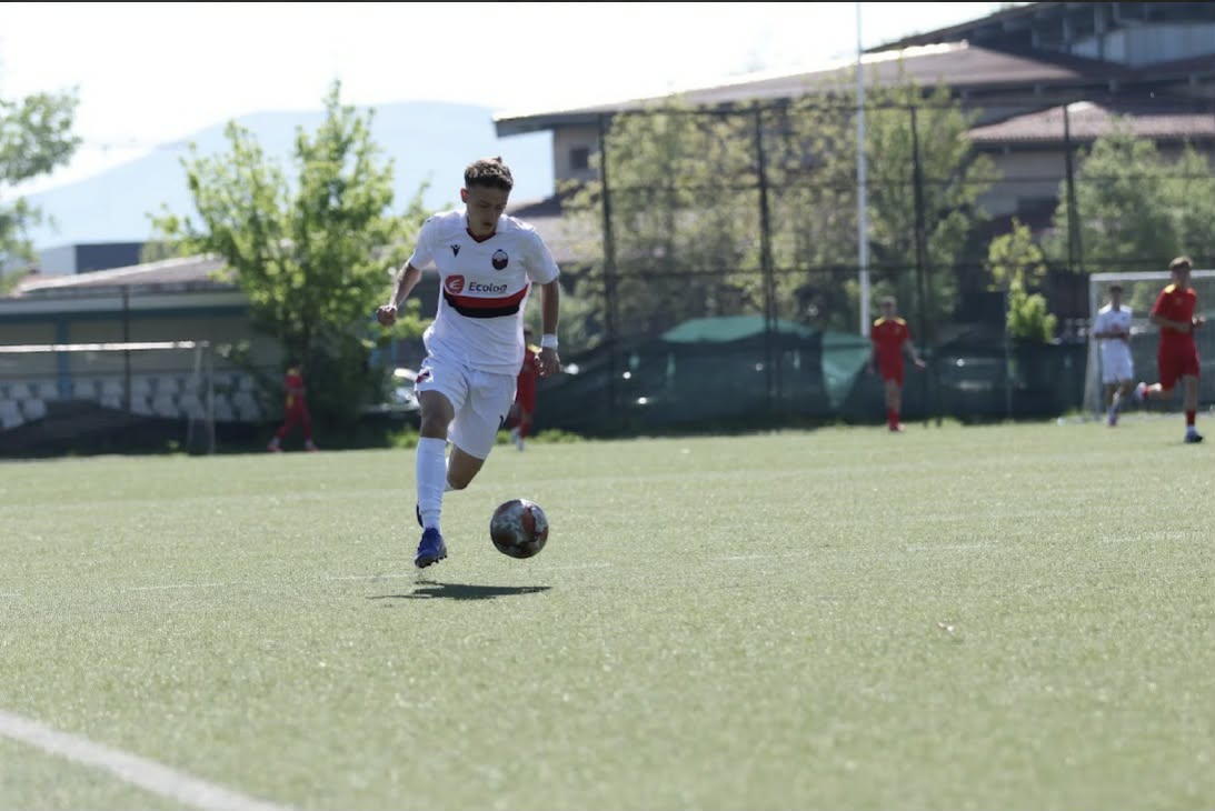 Aulon Kurtishi, talenti 15-vjeçar që po shkëlqen te Shkëndija e Tetovës.