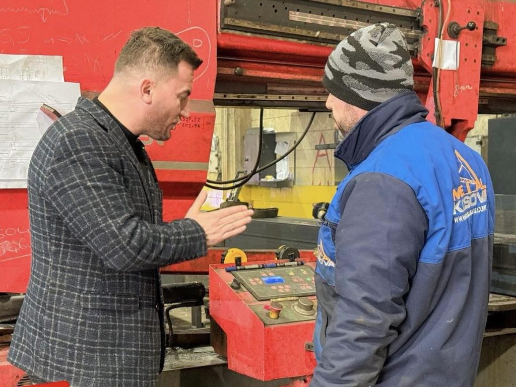 Deputeti i VV Ejup Ahmeti  Rritja ekonomike në Kosovë është reale  jo produkt i inflacionit  fund narrativës për  armiqësi  ndaj sektorit privat