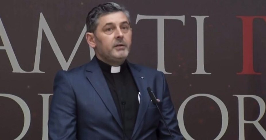 Don Kastriot Idrizi nga Belgjika një lutje për flamurin dhe kombin shqiptar