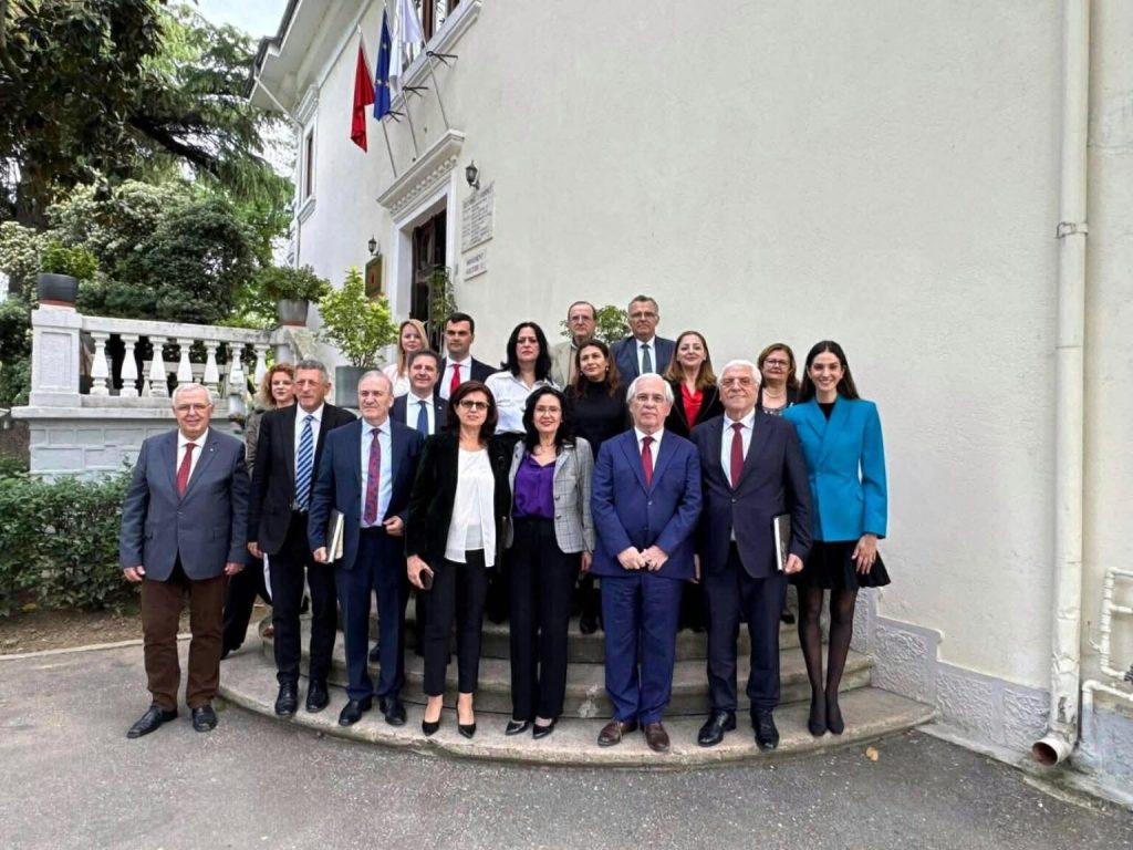 Kryetari i Akademisë së Shkencave të Shqipërisë takoi përfaqësuesit e Këshillit Koordinues të Diasporës