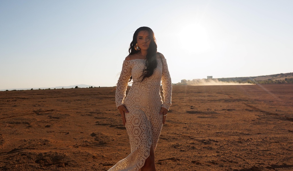 Këngëtarja Olgera Lleshaj përkujton babain në 9 vjetorin e ndarjes nga jeta