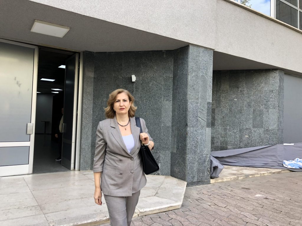 Kush është Rovena Zoto  prokurorja që i bëri ballë për dy vite presioneve dhe doli mbi shtetin për të fundosur Call Center at në Tiranë