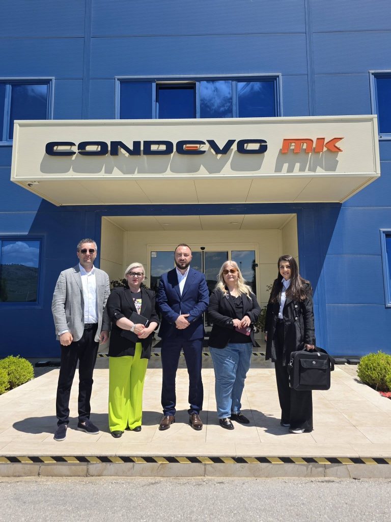 Zëvendësdrejtori i Zonave Zhvillimore Teknologjike Industriale  Aziz Maksuti viziton kompaninë italiane  Condevo MK  në Shtip  Kujdesi ndaj investitorëve mbetet prioritet strategjik