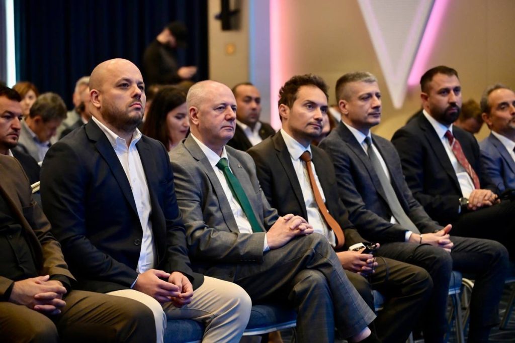 Kostovski  Buteli fitoi projekt të ri nga BE ja për menaxhimin e mbeturinave