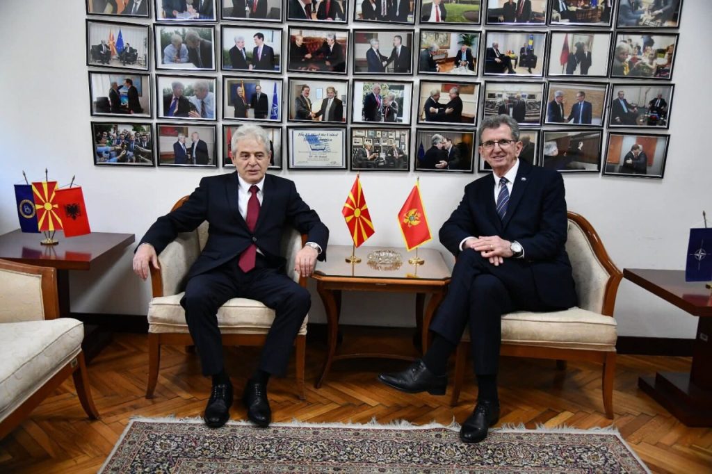 Ali Ahmeti priti nënkryetarin e Kuvendit të Mali i Zi  Nikollë Camaj  Bashkëpunimi rajonal  çelësi i stabilitetit në Ballkan