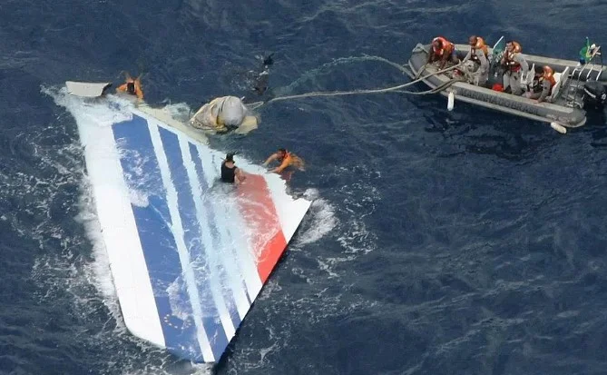 Rrëzimi i avionit në vitin 2009 ku humbën jetën 228 pasagjerë  Airbus dhe Air France shpallen fajtorë