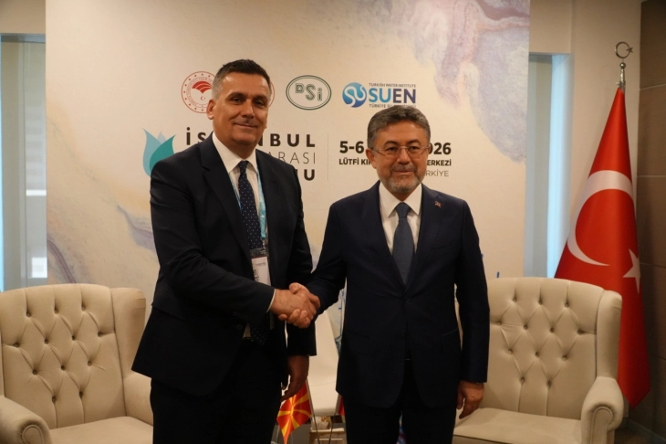 Hoxha   Jumakli  Forcimi i bashkëpunimit bilateral me Turqinë