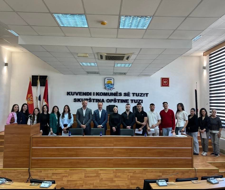 Shoqata  Malësia  në Kaliforni ndan bursa për 26 studentë shqiptarë  Sheki Krnic  Investim në dije dhe motivim për të rinjtë