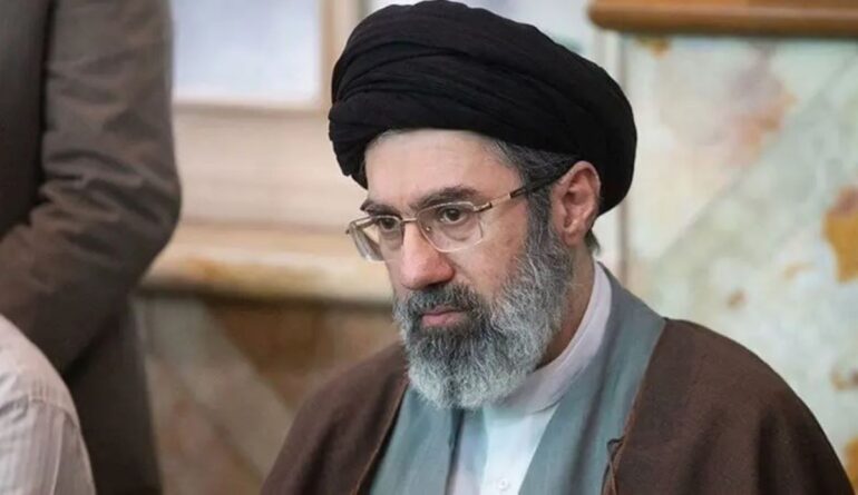 Komandati i shtabit të ushtrisë  shpërnda direktivën e Mojtaba Khameneit me urgjencë