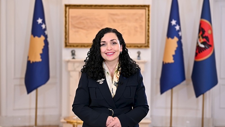 E pazakontë  Ish presidentja Osmani e uron këtë vogëlush për ditëlindje