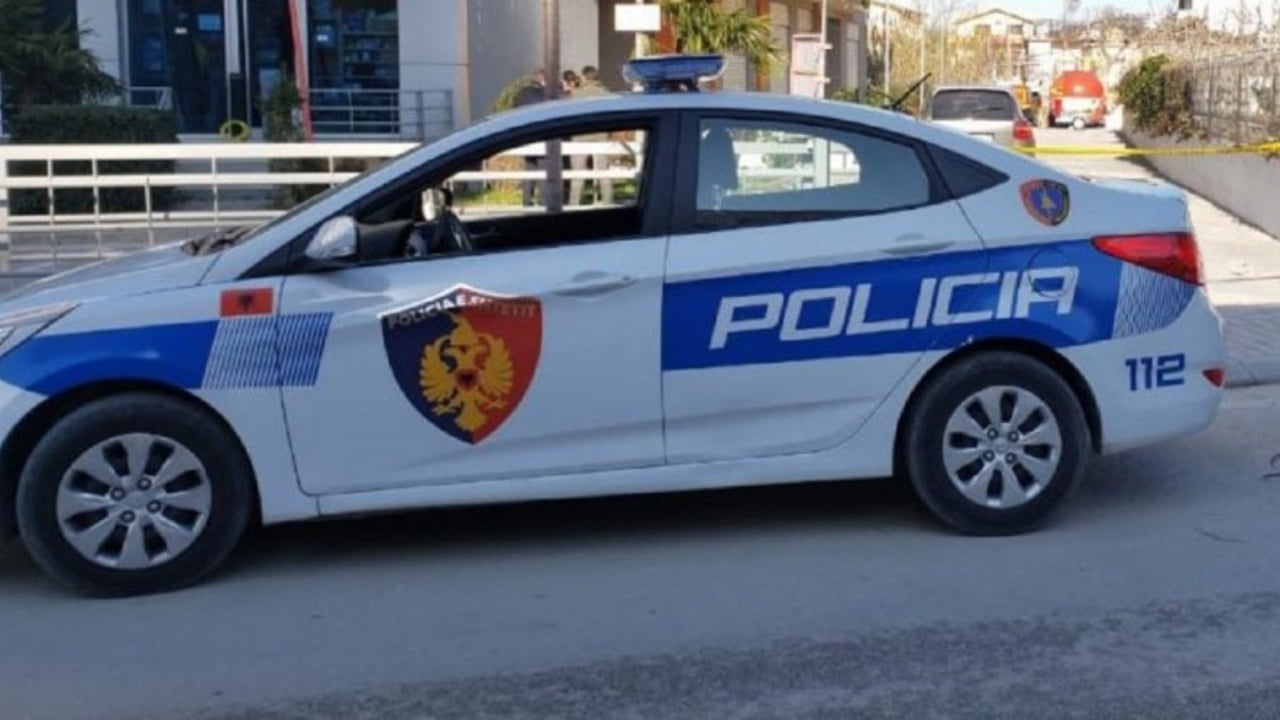“Pse më sheh?” I nguli thikën në gjoks moshatarit të tij, blutë e Sarandës gjejnë tapë në alkool kuksianin dhe e arrestojnë