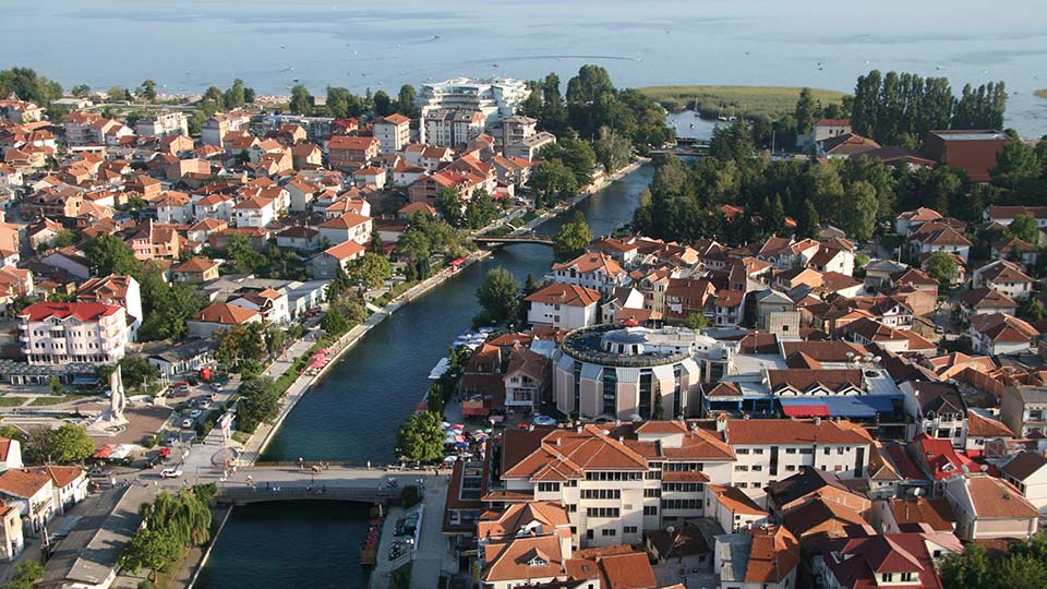 Banorët e Strugës ende pa dëmshpërblim për faturat e ujit