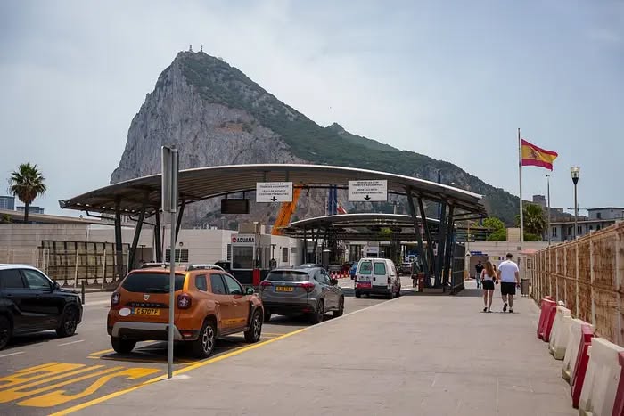 Pas 300 vjetësh  hiqet kufiri Spanjë Gjibraltar
