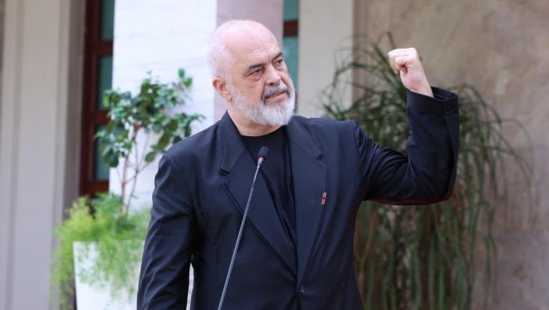 Protestuesit i kërkojnë dorëheqjen  Rama  Një qeveri nuk e dorëzon kurrë timonin te zhurma  BE është Itaka jonë  do ta integrojmë vendin me çdo kusht