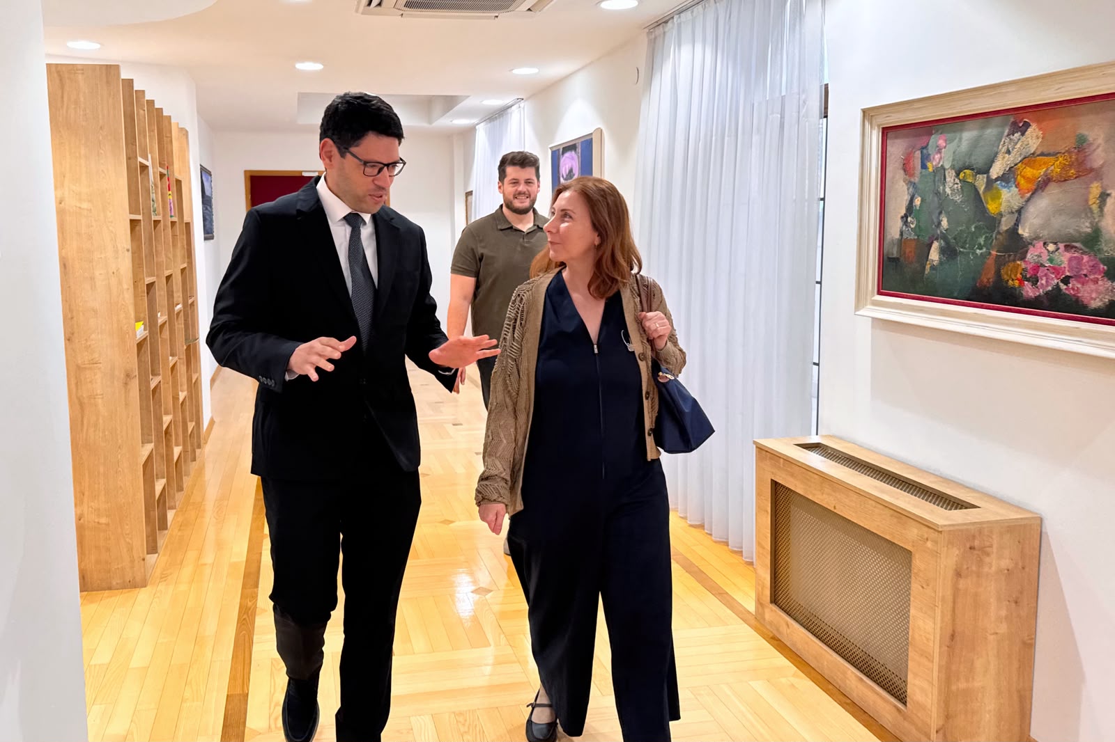 Forcimi i kapaciteteve institucionale  temë e takimit mes ministrit Ferati dhe IFES