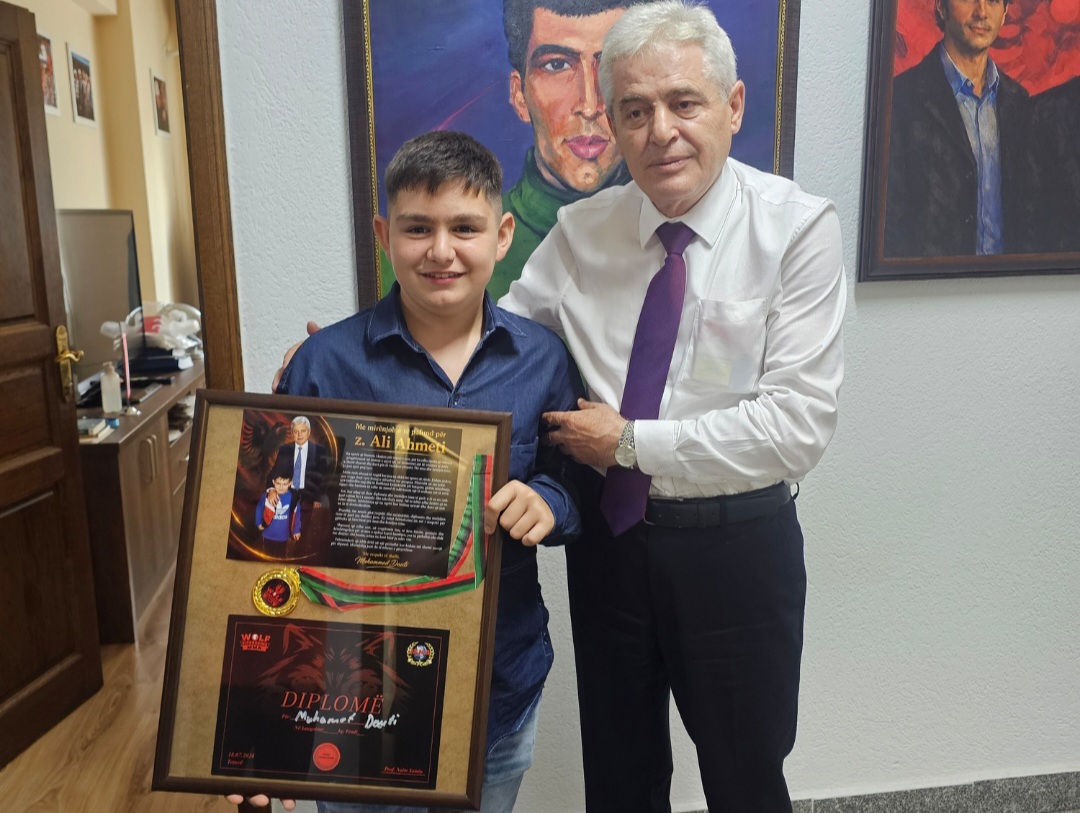 Ali Ahmeti pret sportistin e ri nga Tetova  Muhammed Dauti