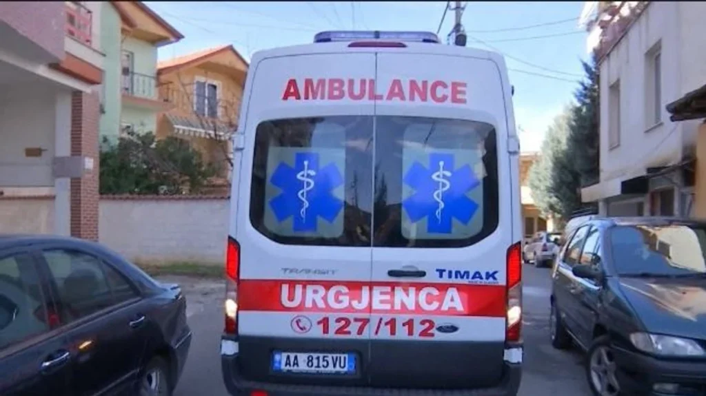 Tragjëdi në Ksamil  babai përplas aksidentalisht për vdekje vajzën e tij 4 vjeçare