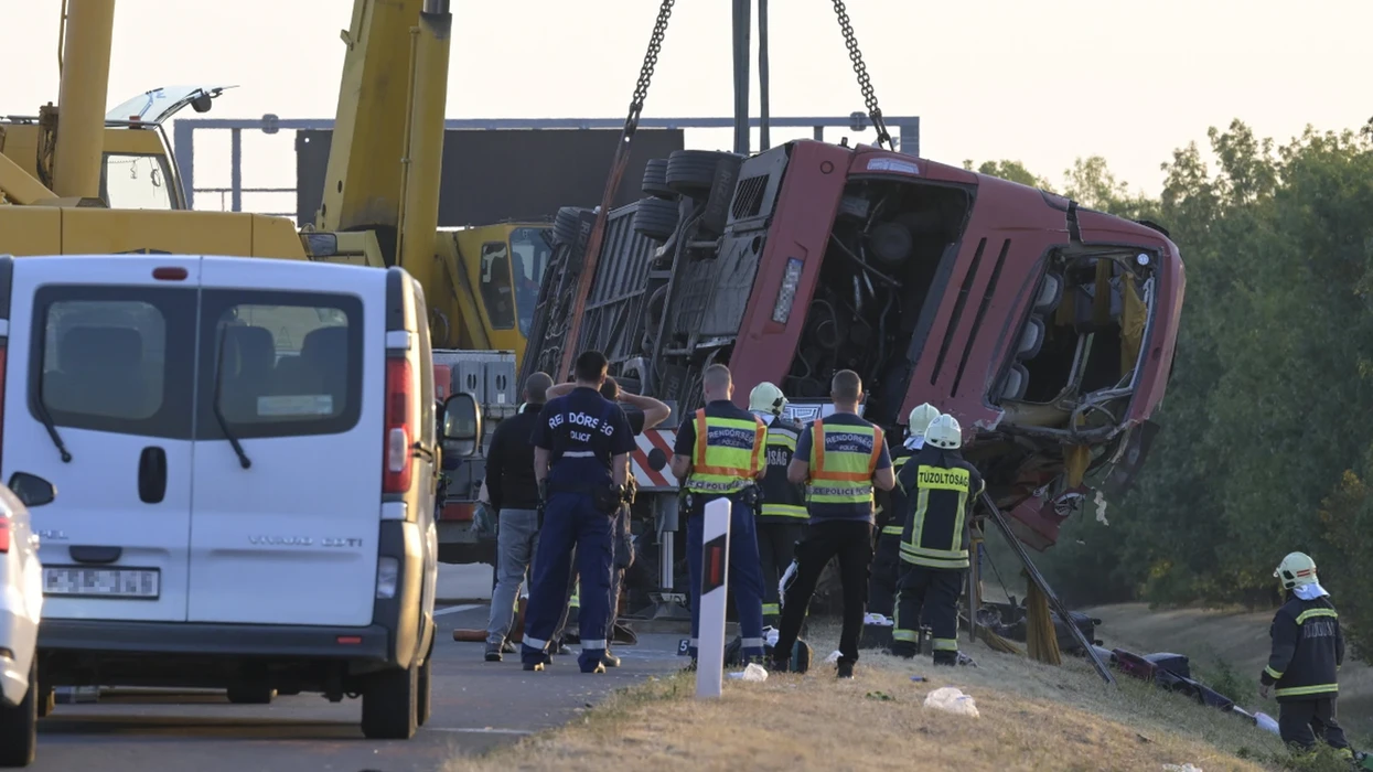 Autobusi polak rrokulliset në Hungari  12 persona të vdekur   reagon Peter Magyar