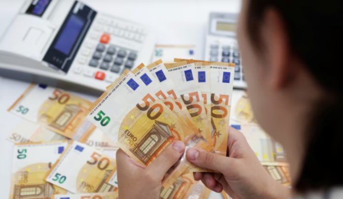 17-vjeçari nga Ferizaj gjen mijëra euro dhe i dorëzon në polici