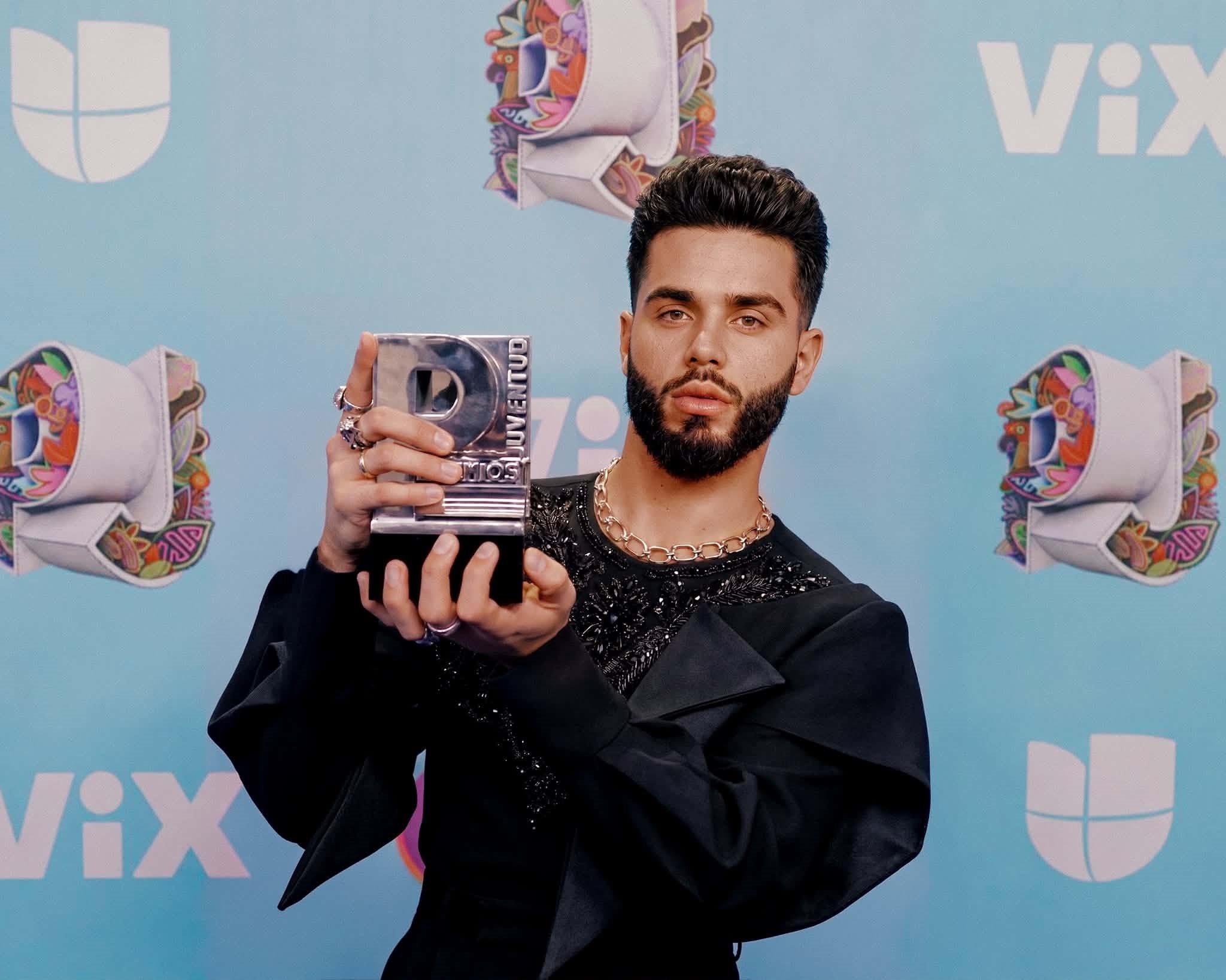 MIRUD ylli shqiptar me famë botërore vlerësohet në  Premios Juventud  me albumin  Desnudo 