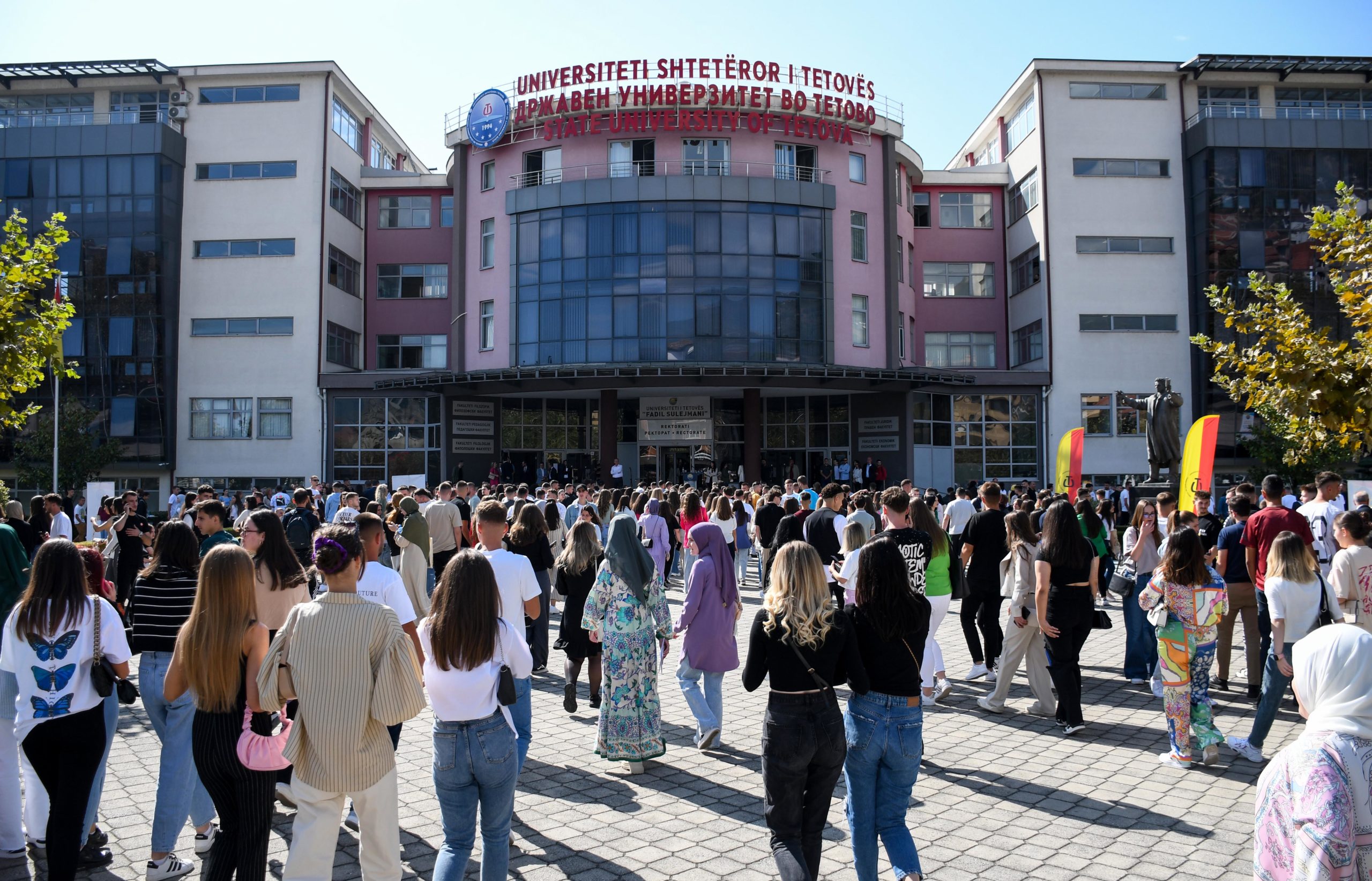 Studentët e Universitetit të Tetovës në heshtje për jurisprudencën në shqip  Frikë nga presioni politik apo mungesë e mobilizimit 