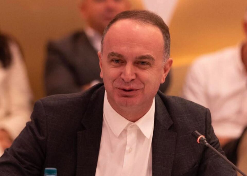 nik-gjeloshaj-zhbllokon-projektin-pas-dy-vitesh-pritjeje-shpallet-tenderi-per-qendren-e-femijeve-me-nevoja-te-vecanta-ne-sukuruq
