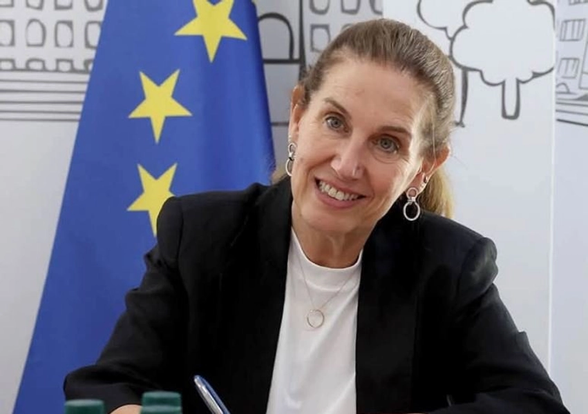 Kumbaro publikon listën e psikologëve për “të mbështetur nxënësit dhe të miturit e përfshirë në protesta”