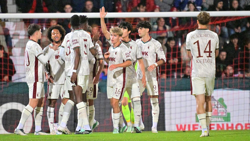 Shqiptari nga Kosova shpëton Augsburgun me supergol nga 25 metra
